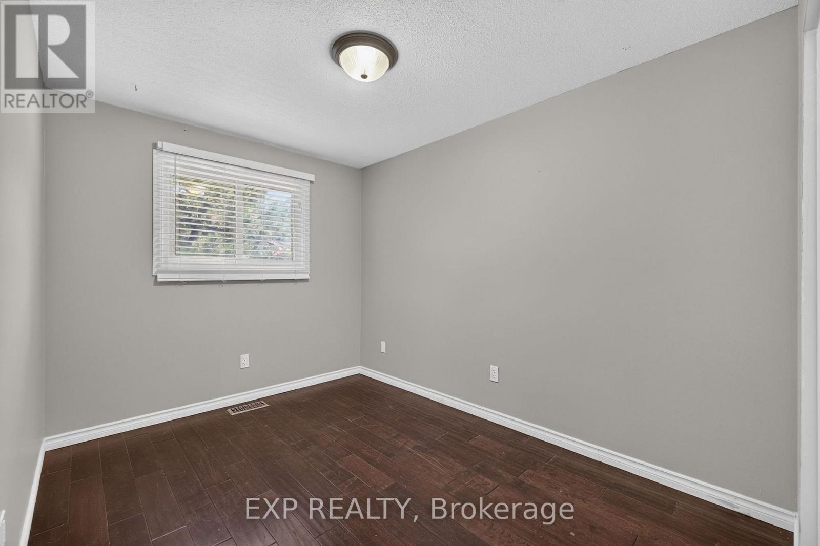 #72 700 EXETER ROAD - 17
