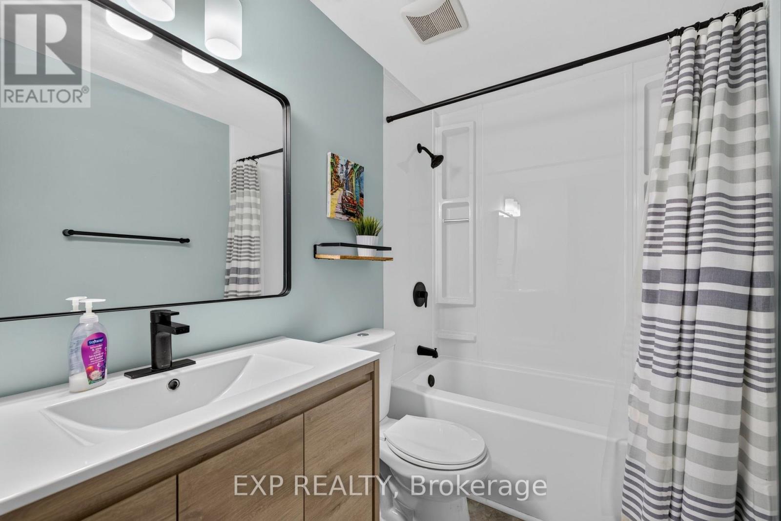 #72 700 EXETER ROAD - 20