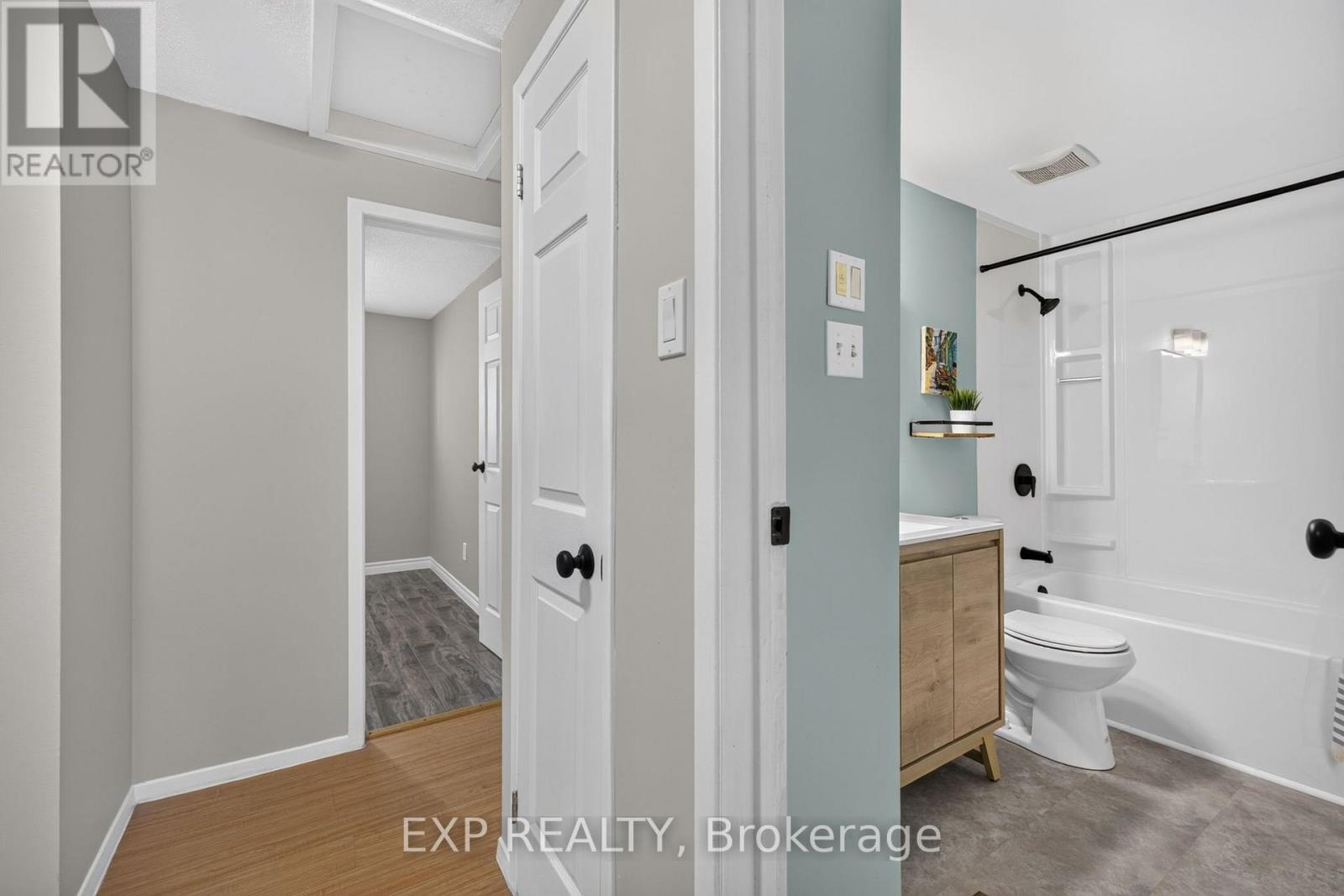 #72 700 EXETER ROAD - 21