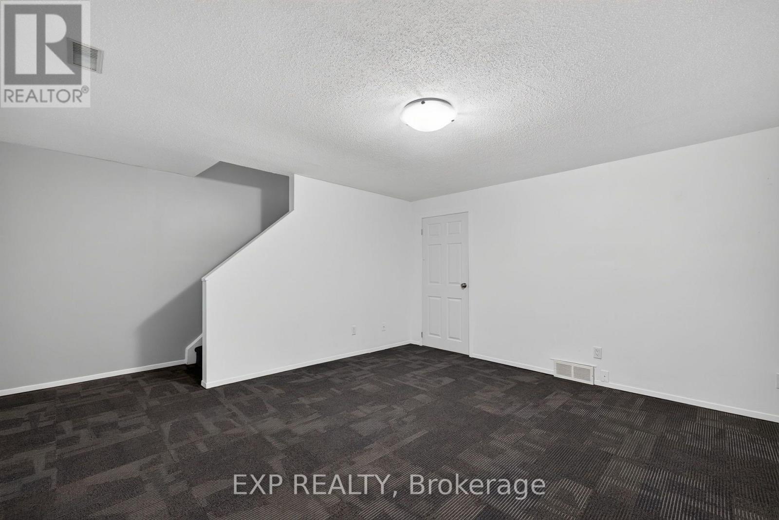 #72 700 EXETER ROAD - 22