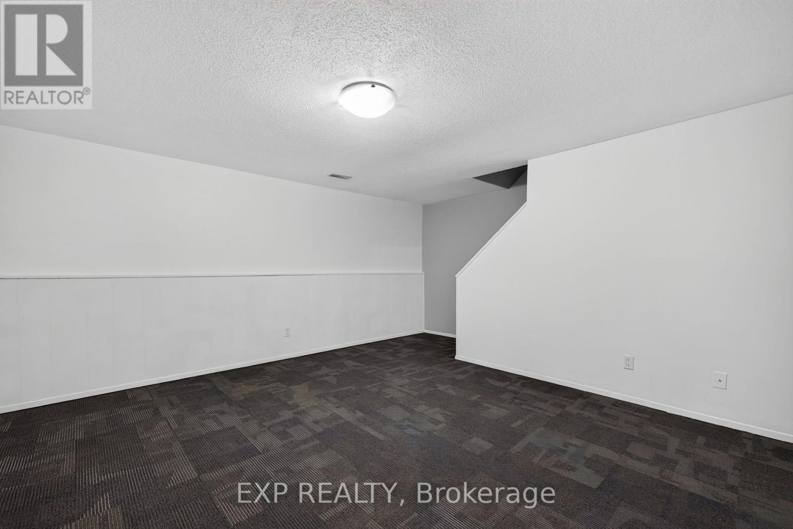 #72 700 EXETER ROAD - 24