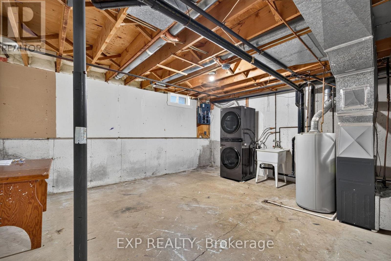 #72 700 EXETER ROAD - 25
