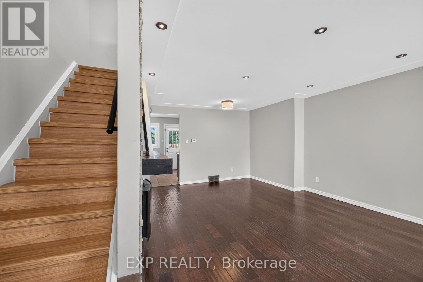 #72 700 EXETER ROAD - Image 4