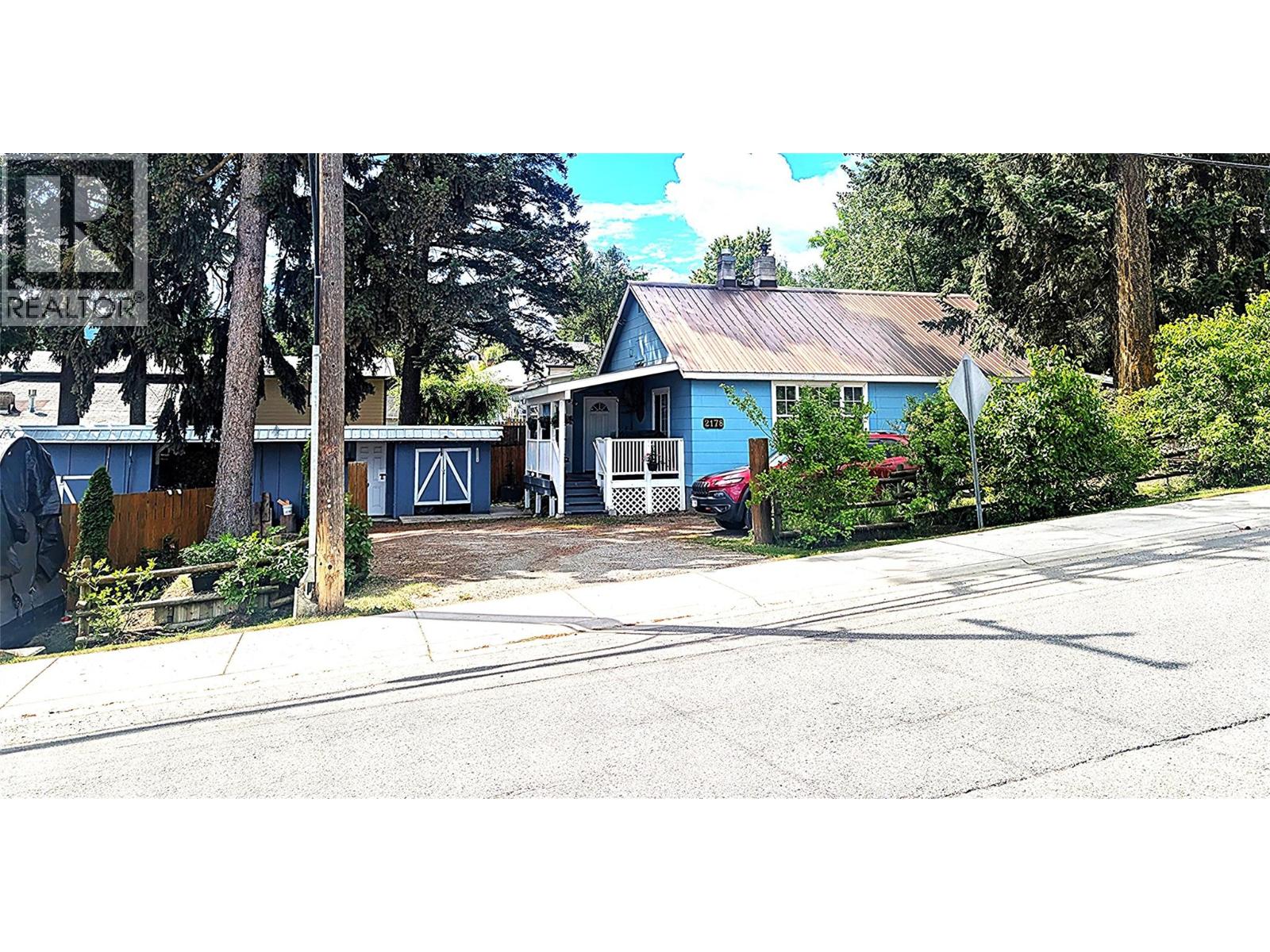 2178 Glencaird Street - 1