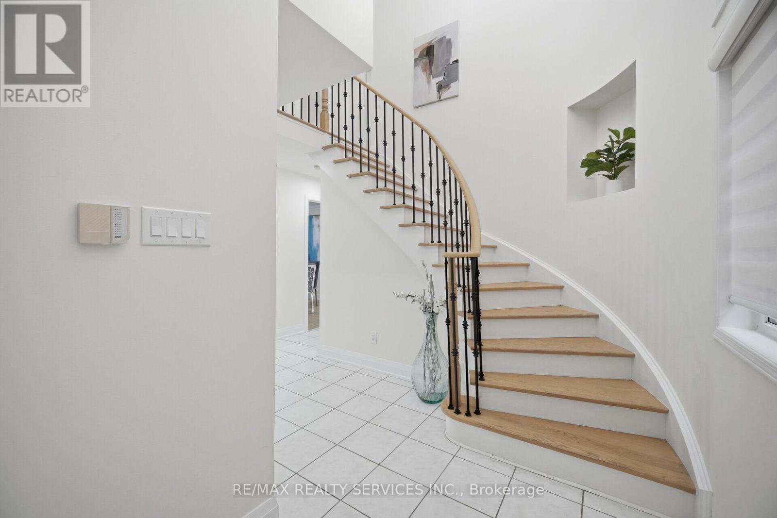 13 RIBBON DRIVE - 6
