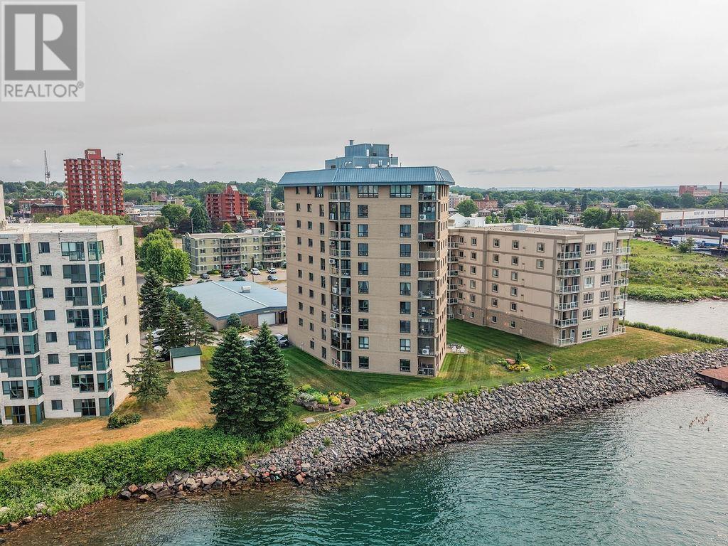 711 Bay ST # 802 - 1