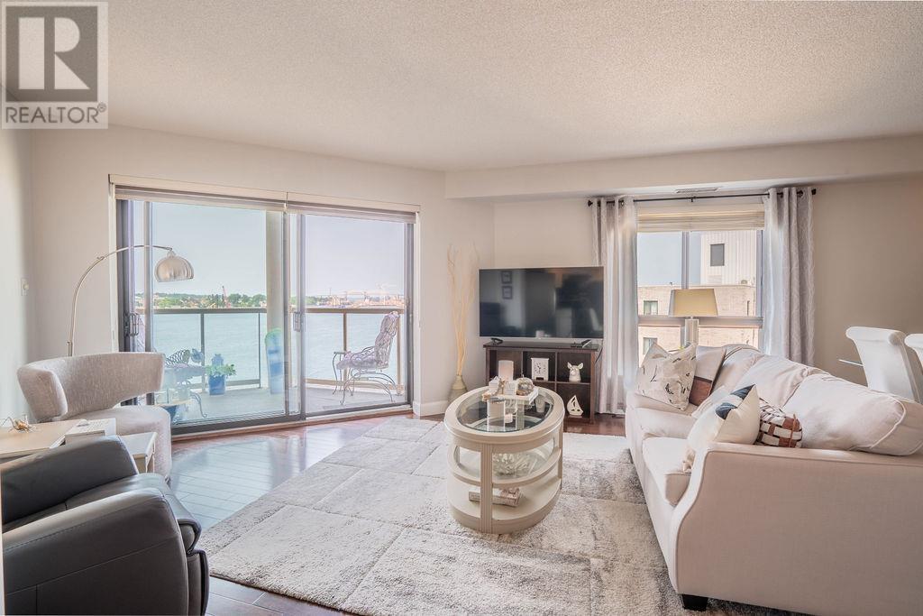 711 Bay ST # 802 - 23