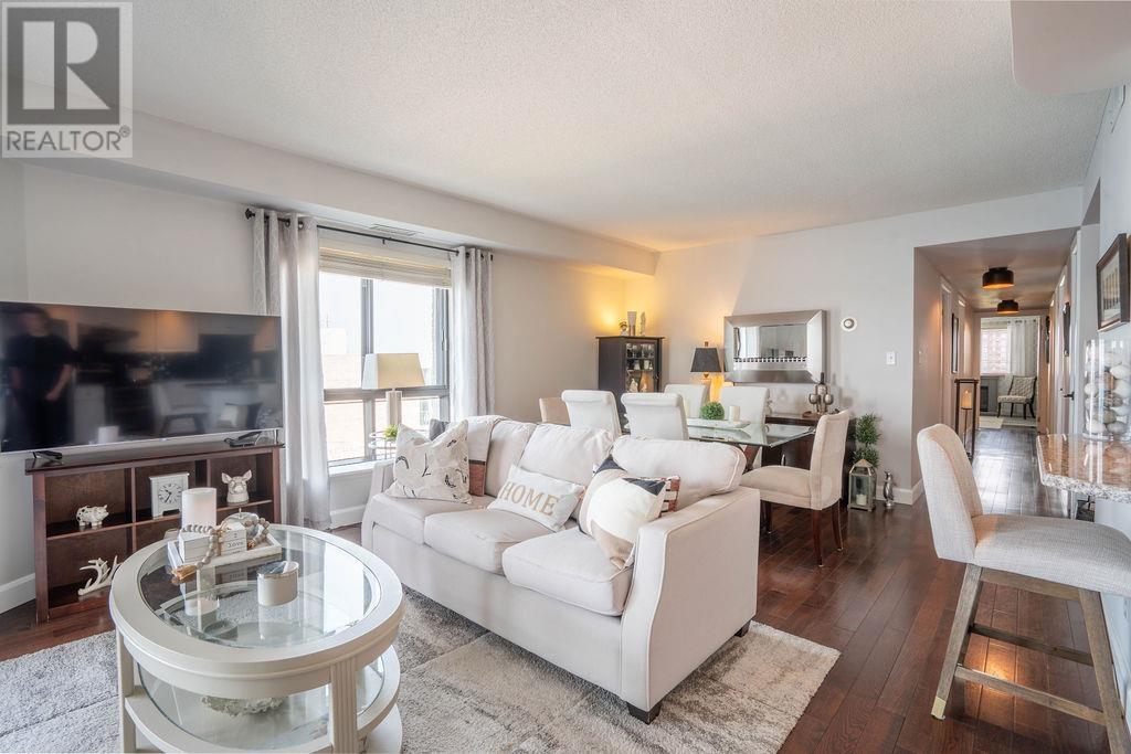 711 Bay ST # 802 - 25