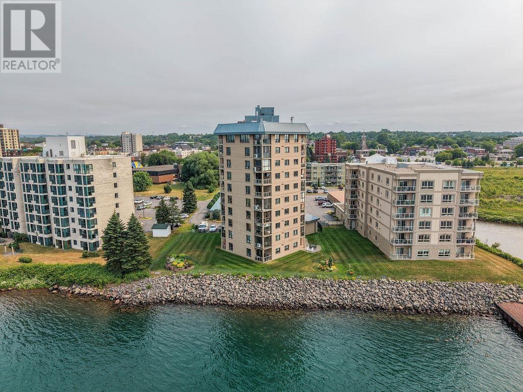 711 Bay ST # 802 - 4