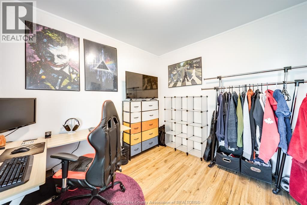 1560 LILLIAN AVENUE - 16