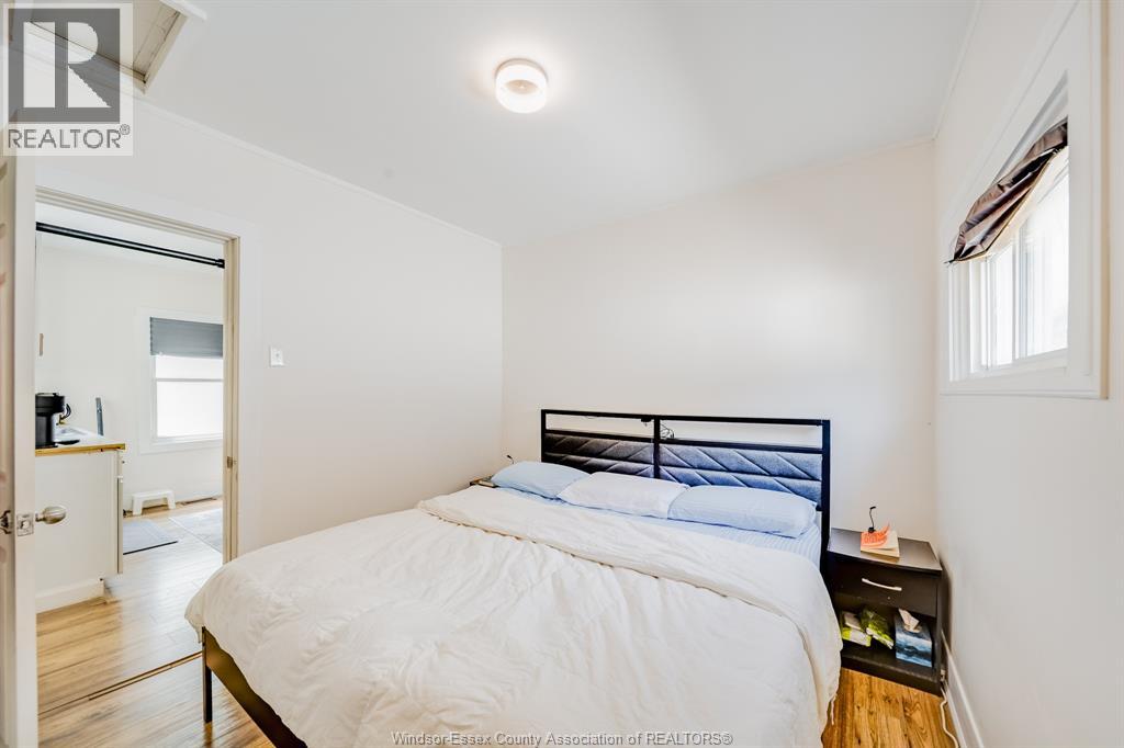 1560 LILLIAN AVENUE - 19