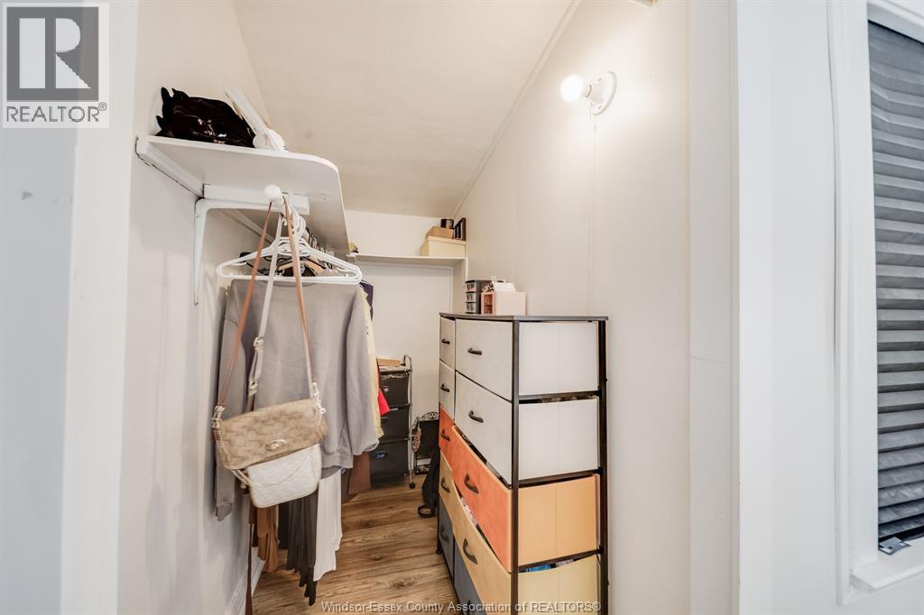 1560 LILLIAN AVENUE - 20