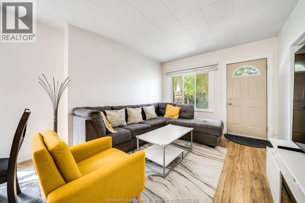 1560 LILLIAN AVENUE - 5
