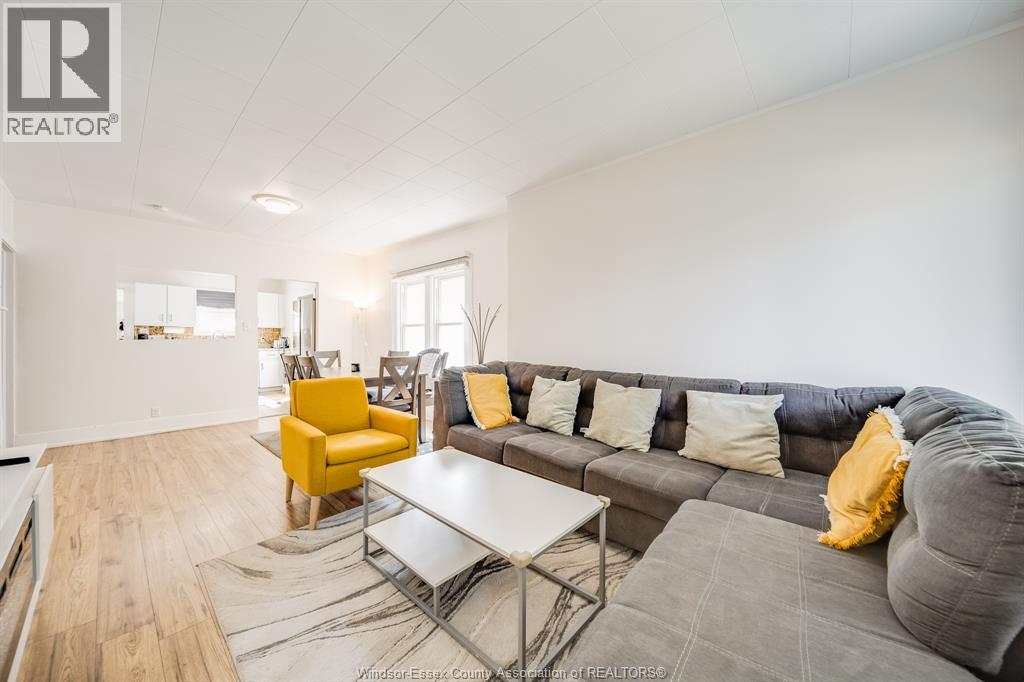 1560 LILLIAN AVENUE - 7