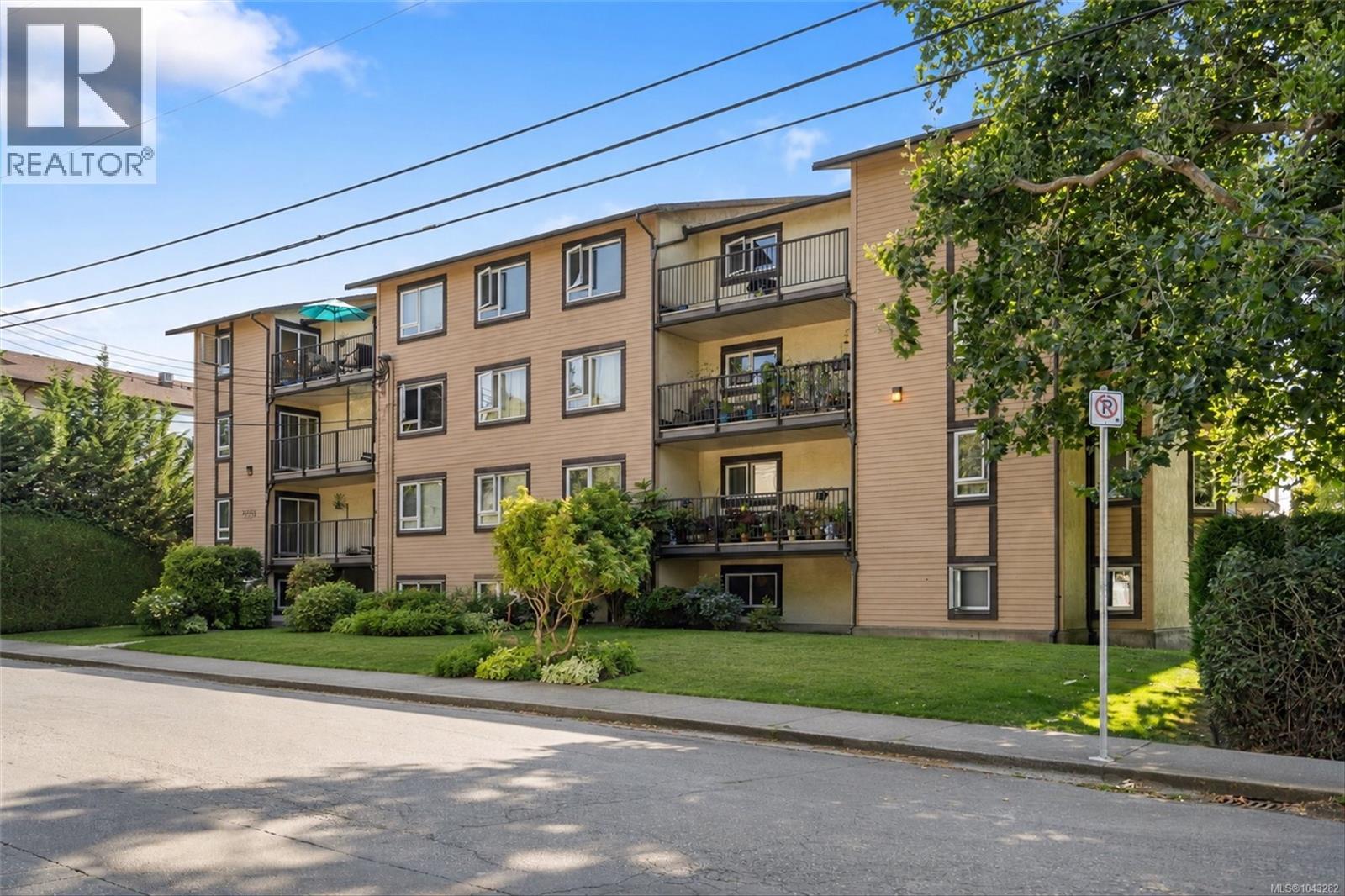 #402 3258 Alder St - 1