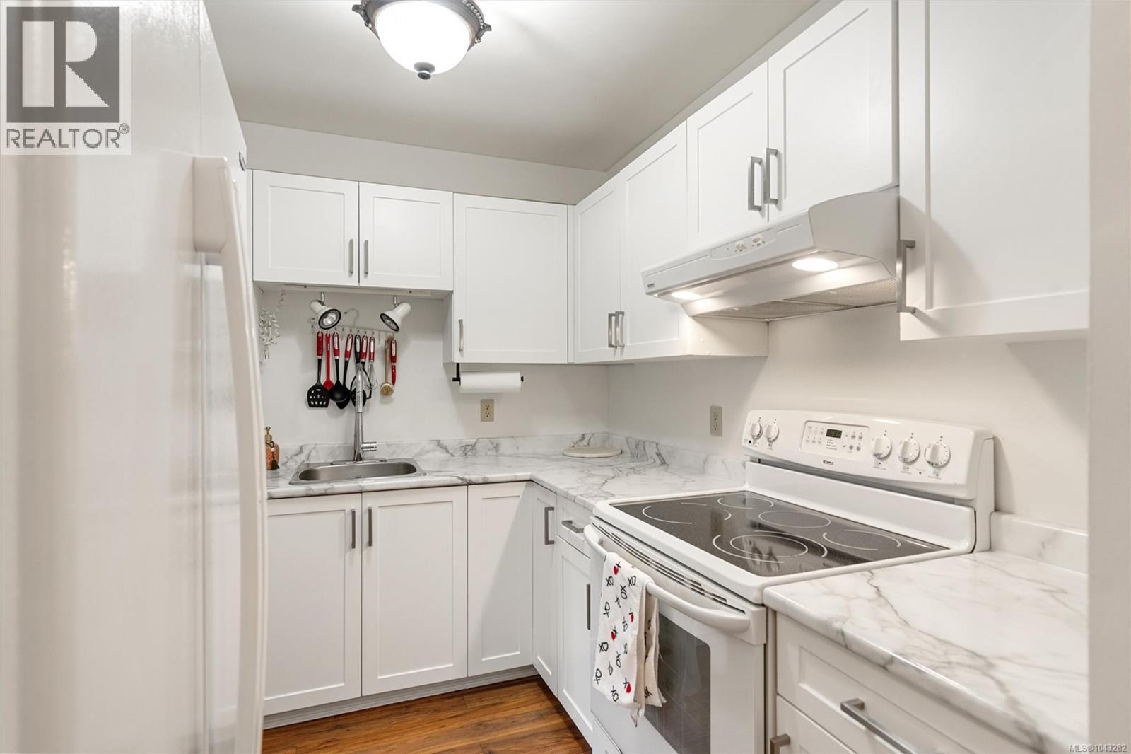 #402 3258 Alder St - 11