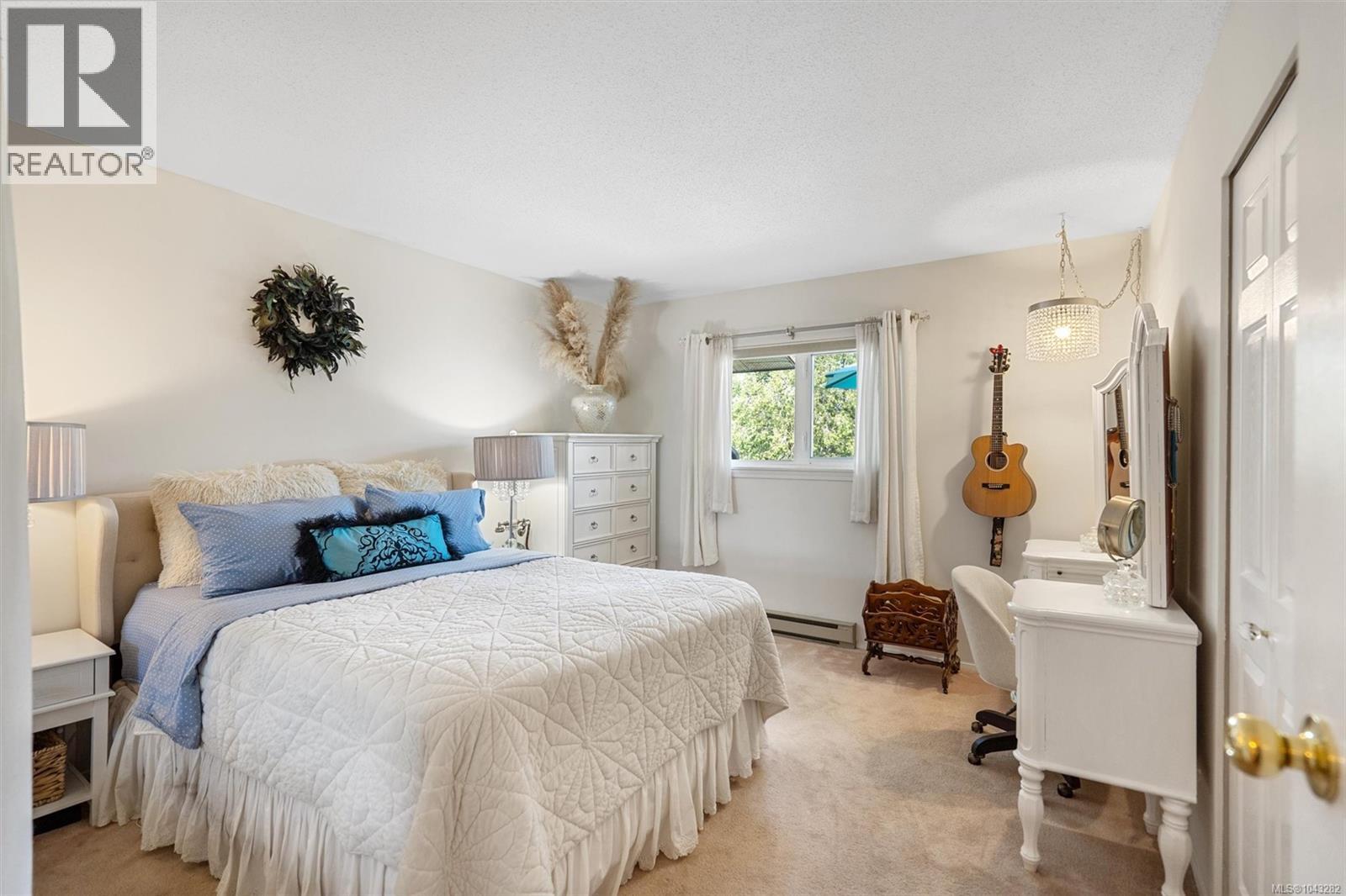 #402 3258 Alder St - 12