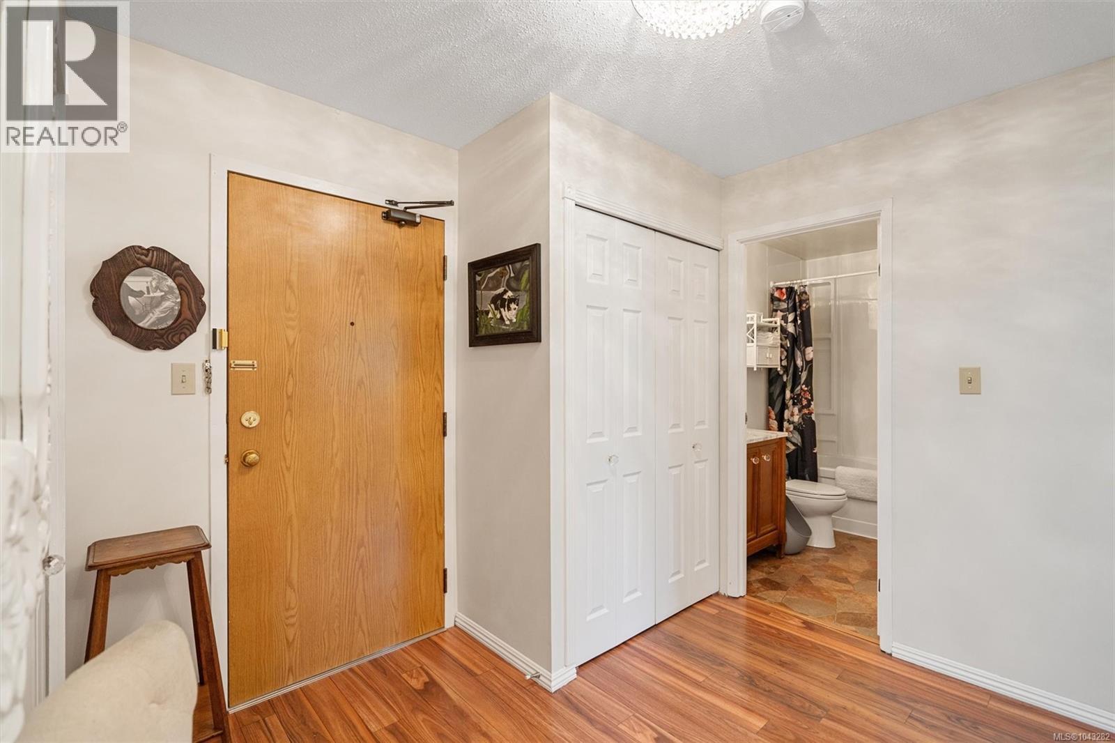 #402 3258 Alder St - 17