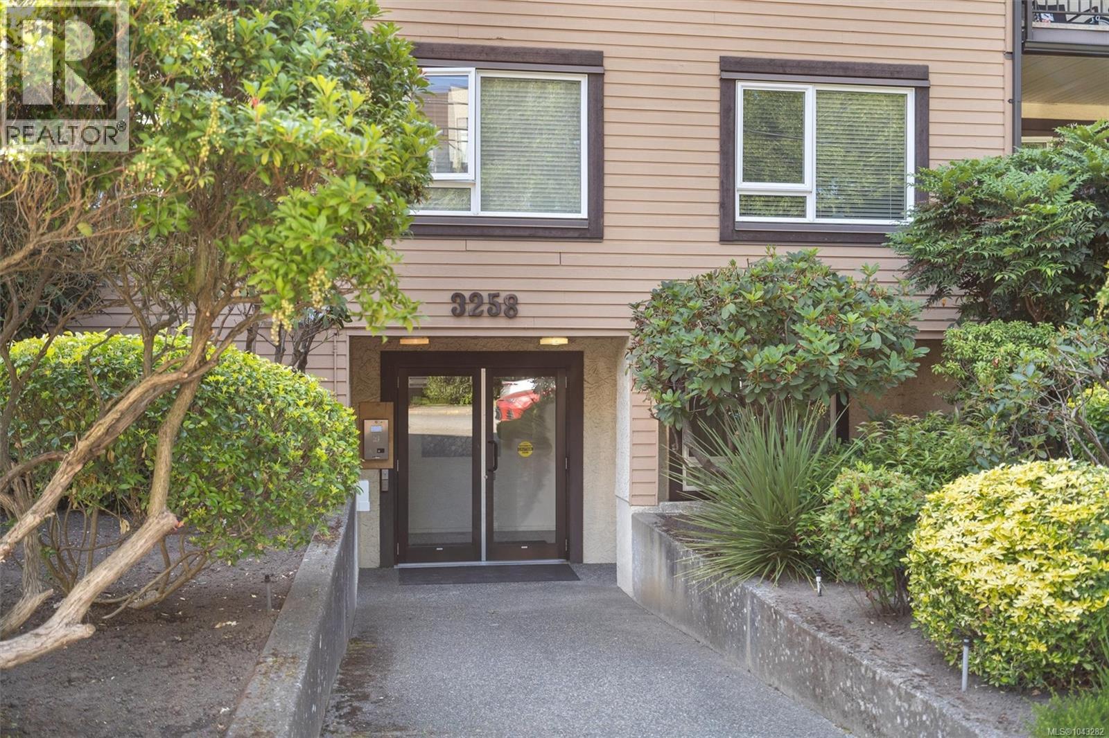 #402 3258 Alder St - 2
