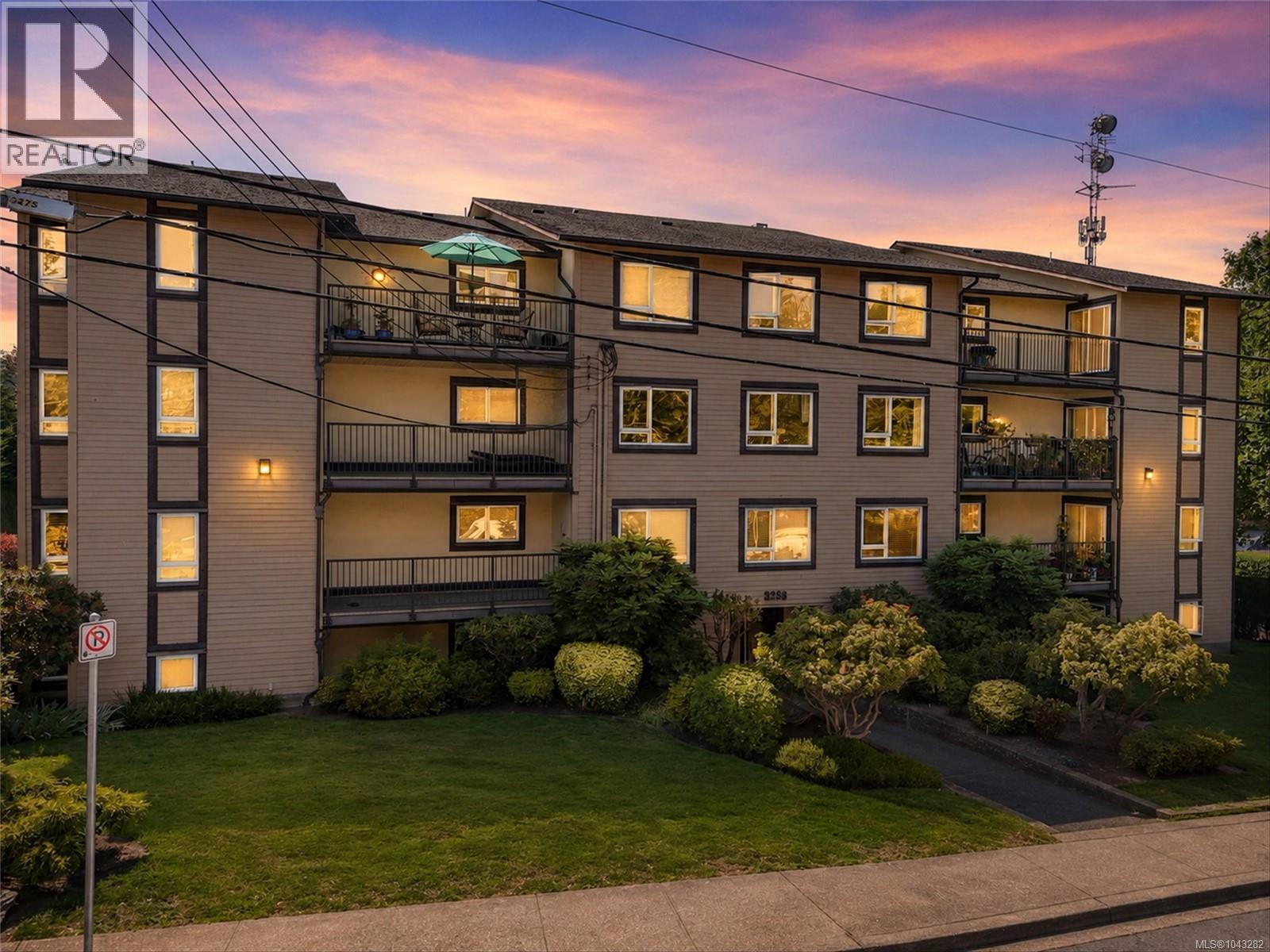 #402 3258 Alder St - 21