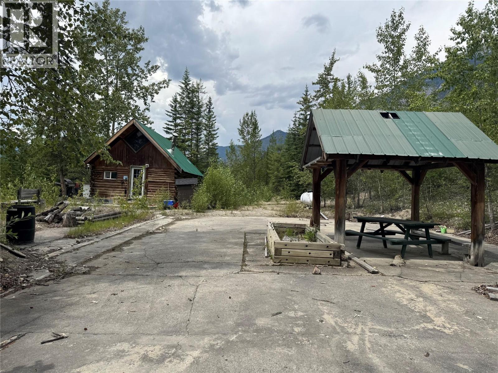 2810 BEAVERFOOT RD Road - 19