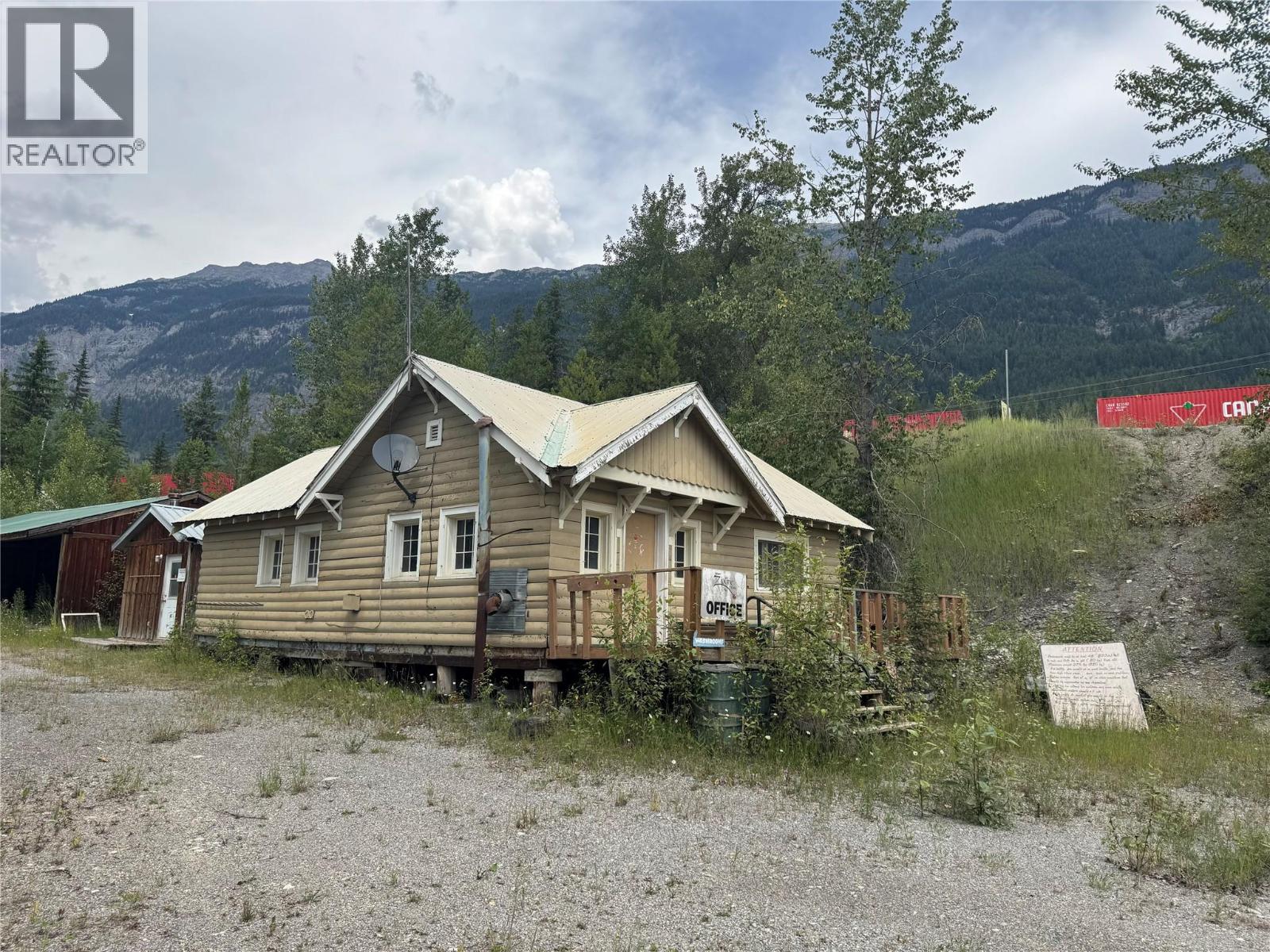 2810 BEAVERFOOT RD Road - 21