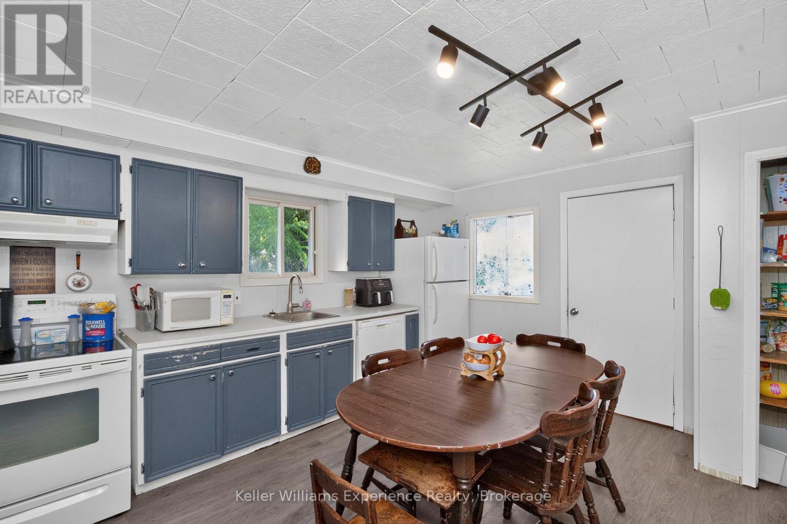 9 WOLFE STREET - 5