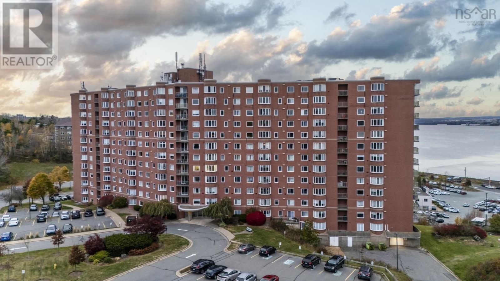 #114 45 Vimy Avenue - 34