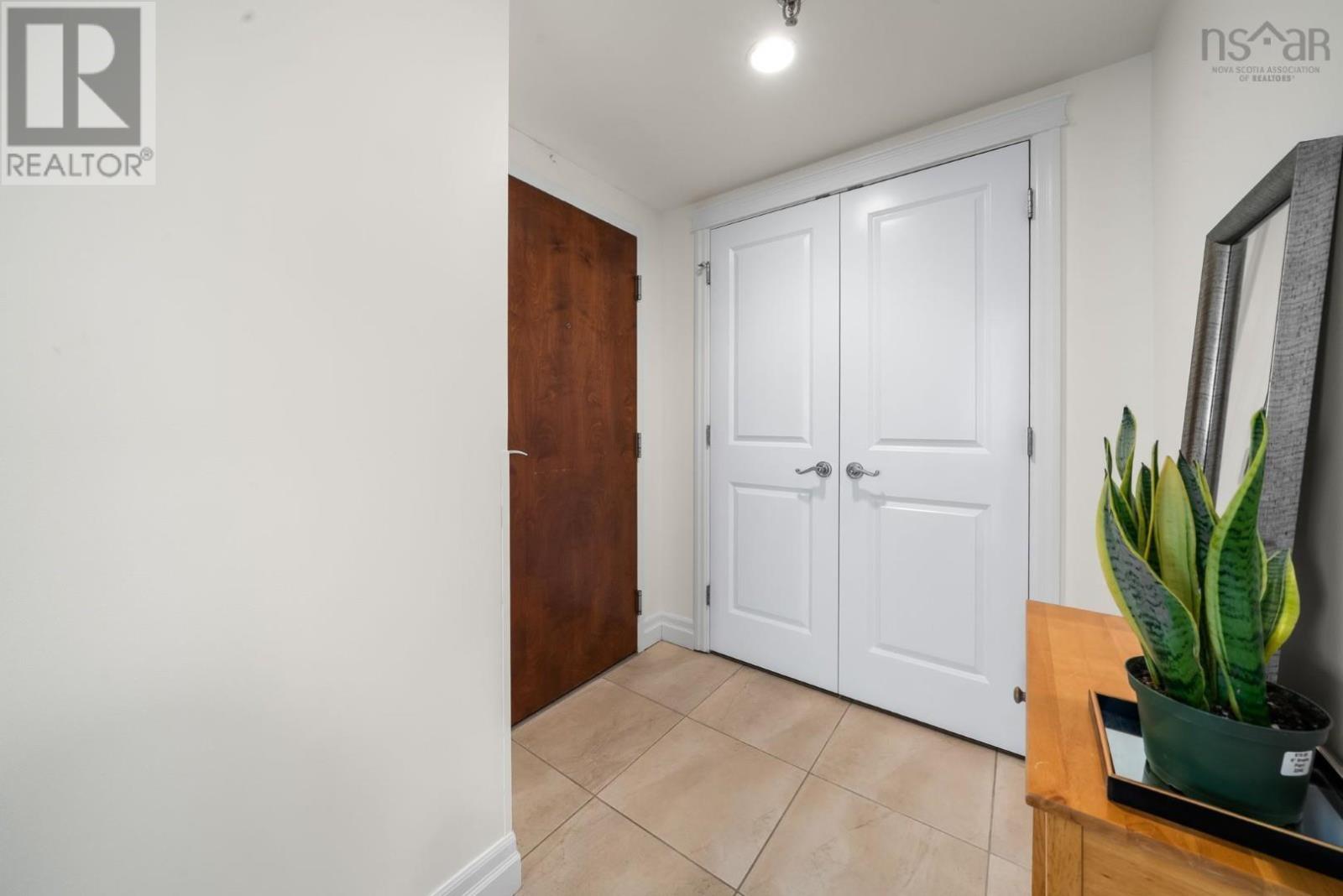 #114 45 Vimy Avenue - 4