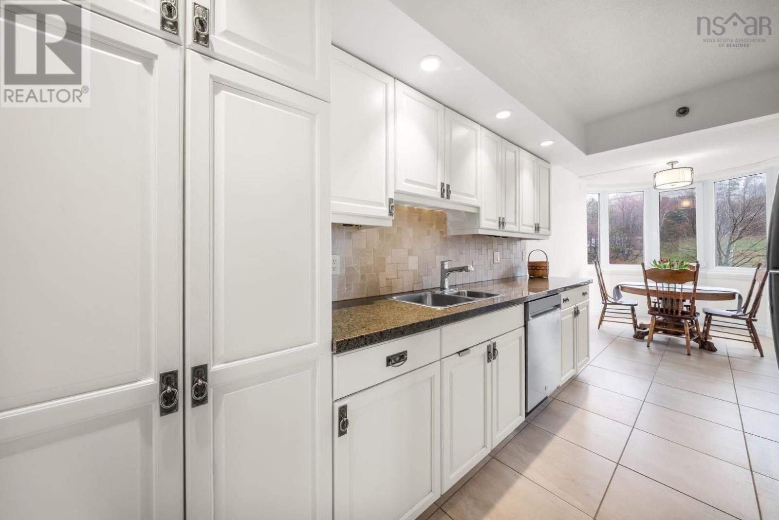 #114 45 Vimy Avenue - 19