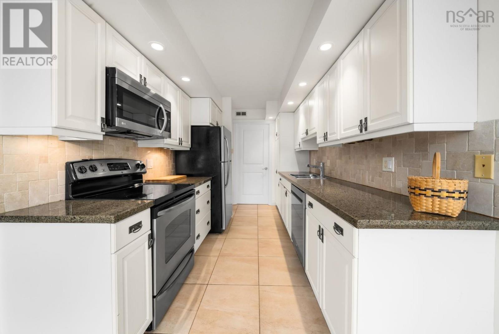 #114 45 Vimy Avenue - 16