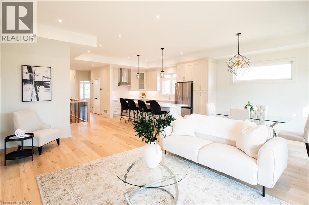 19 OAKLEY Drive - 22