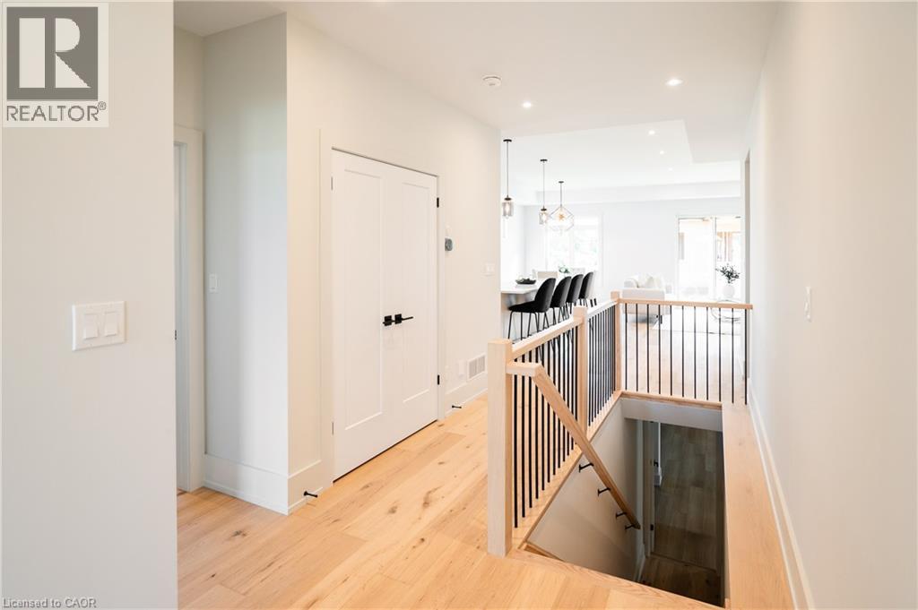 19 OAKLEY Drive - 4