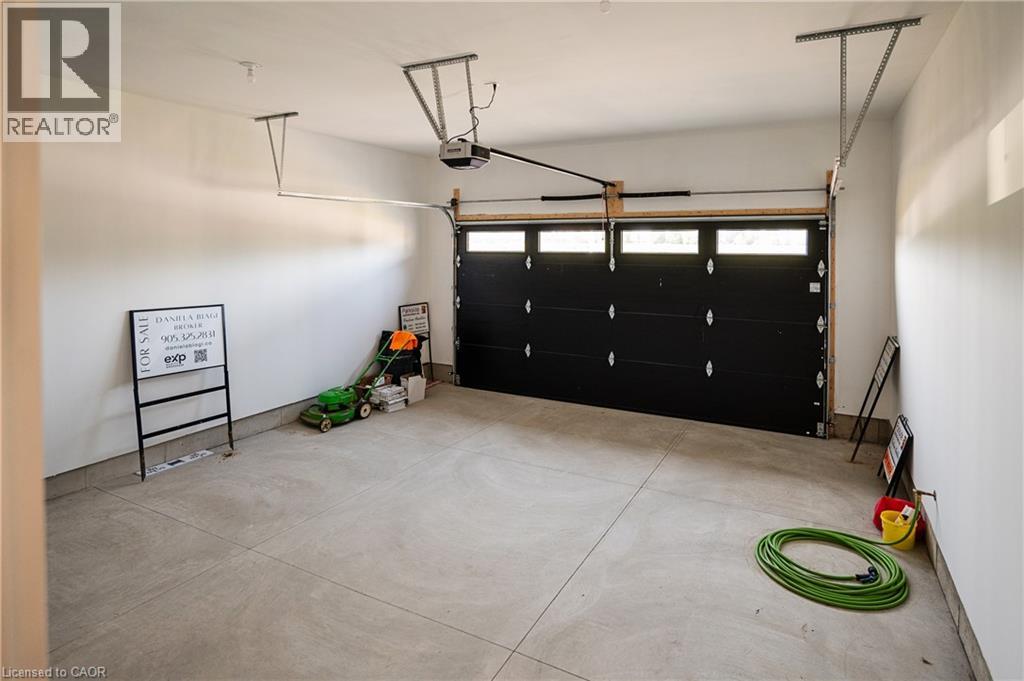 19 OAKLEY Drive - Image 38