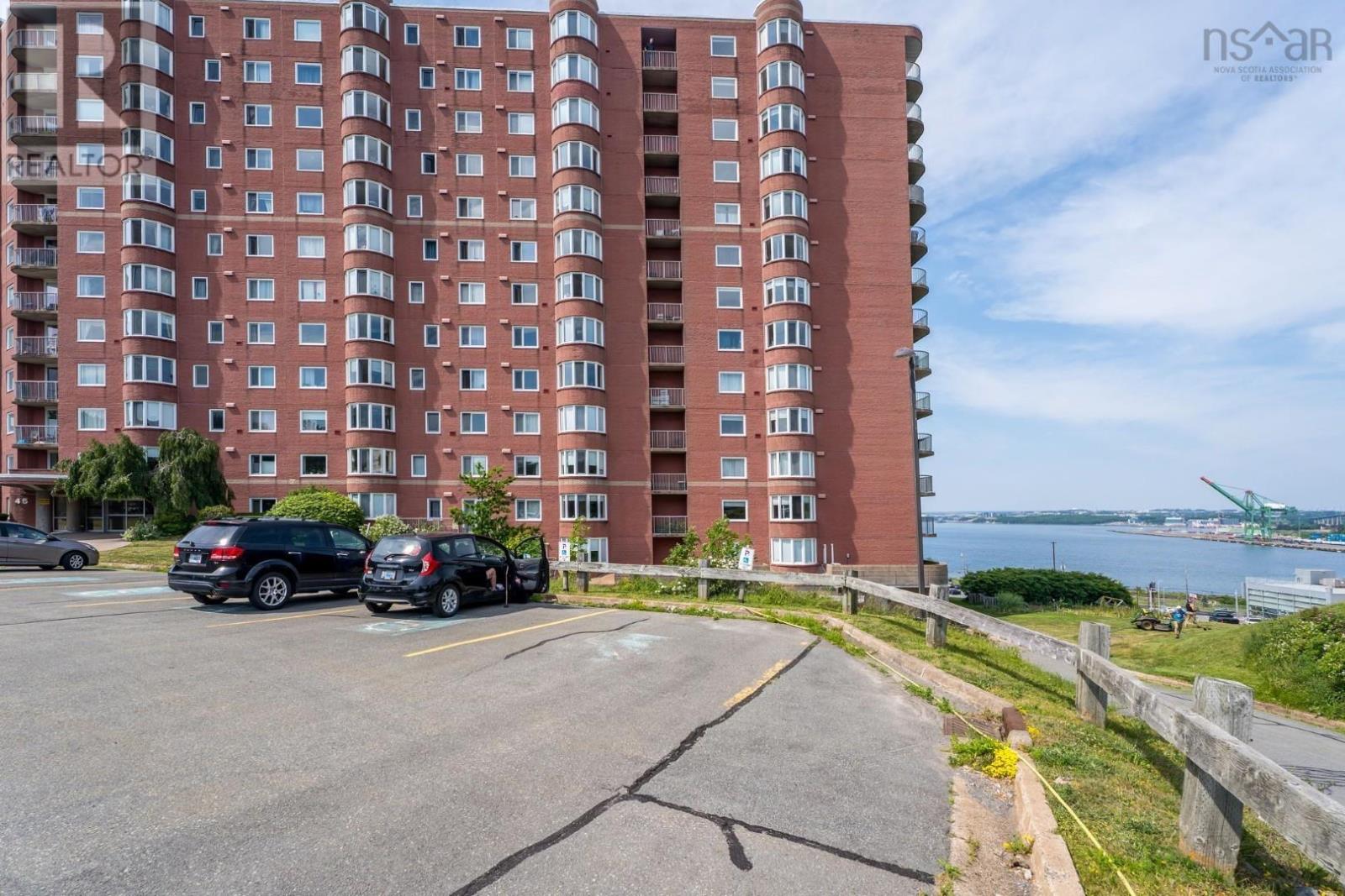 #114 45 Vimy Avenue - 33