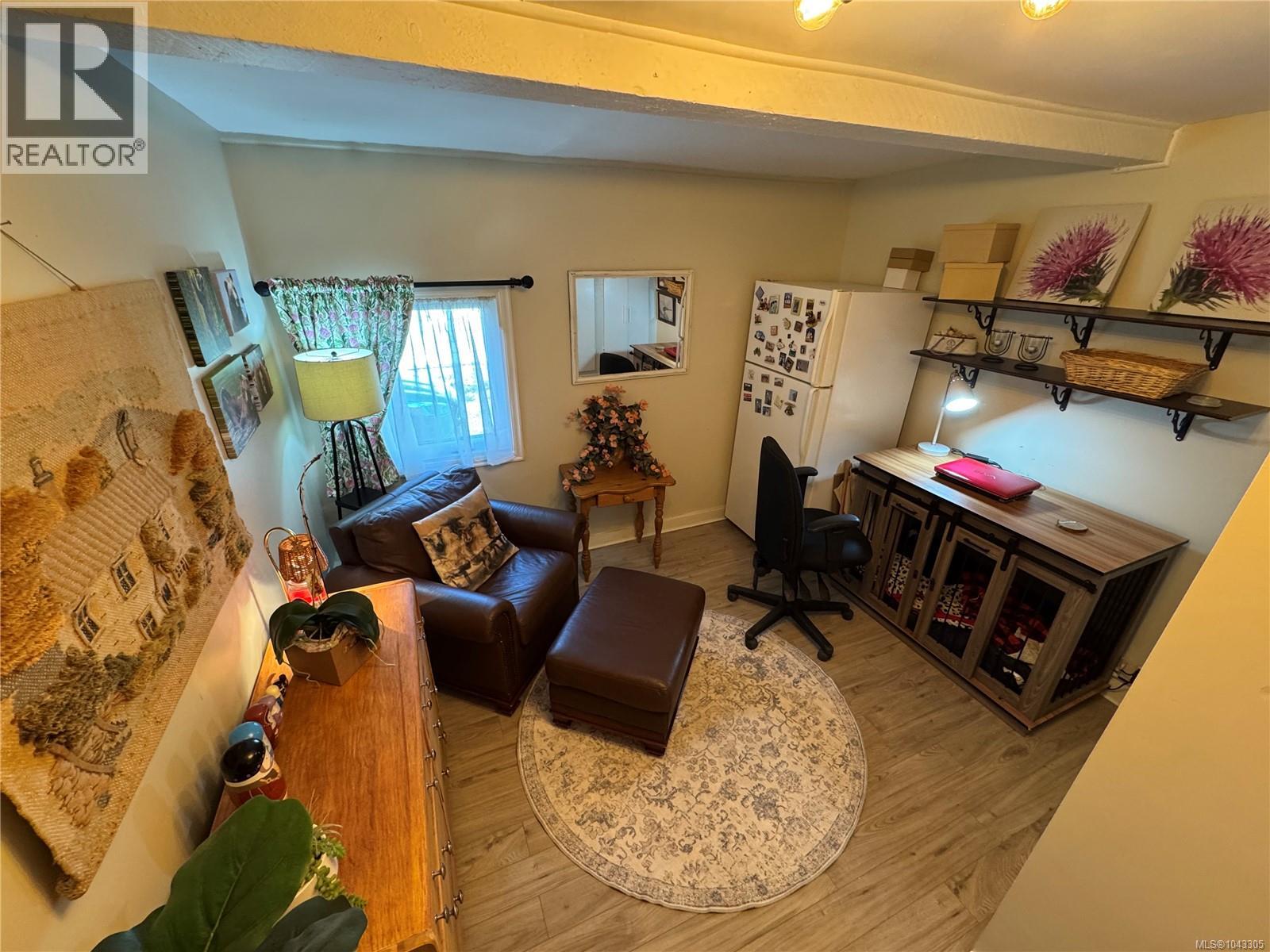 740 Newbury St - 27