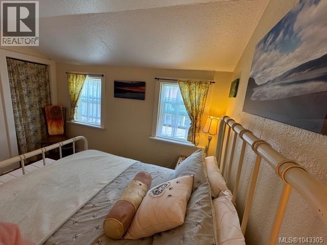 740 Newbury St - 54