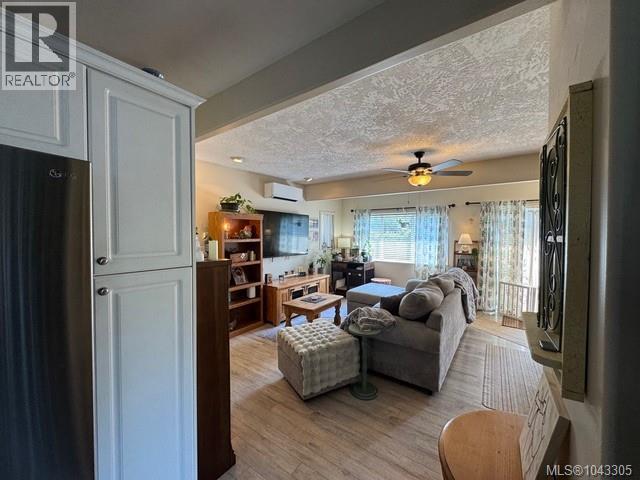 740 Newbury St - 46