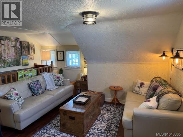 740 Newbury St - 55