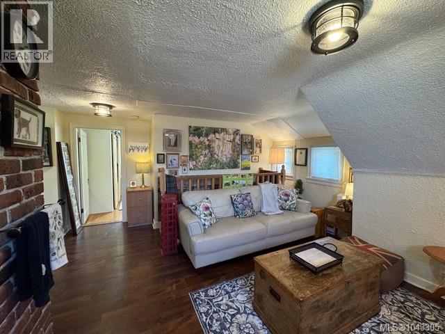 740 Newbury St - 34