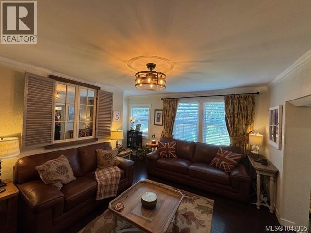 740 Newbury St - 13