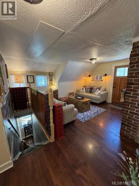 740 Newbury St - 30