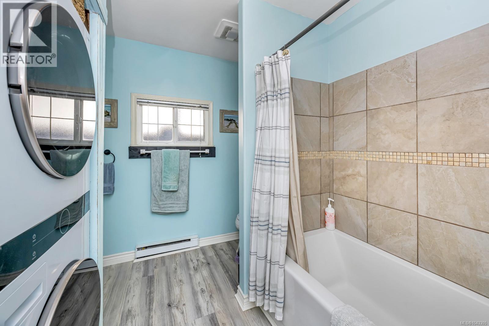 740 Newbury St - 40