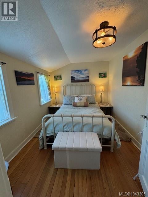 740 Newbury St - 35