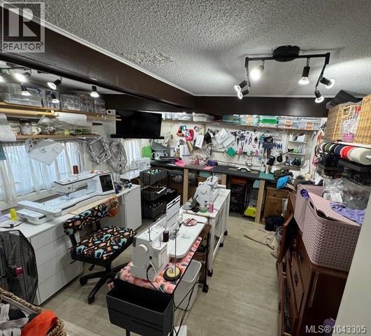 740 Newbury St - 11