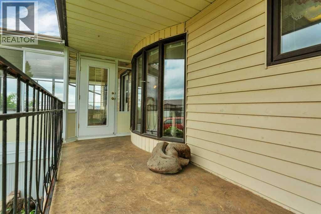 5201 46 Avenue - 5