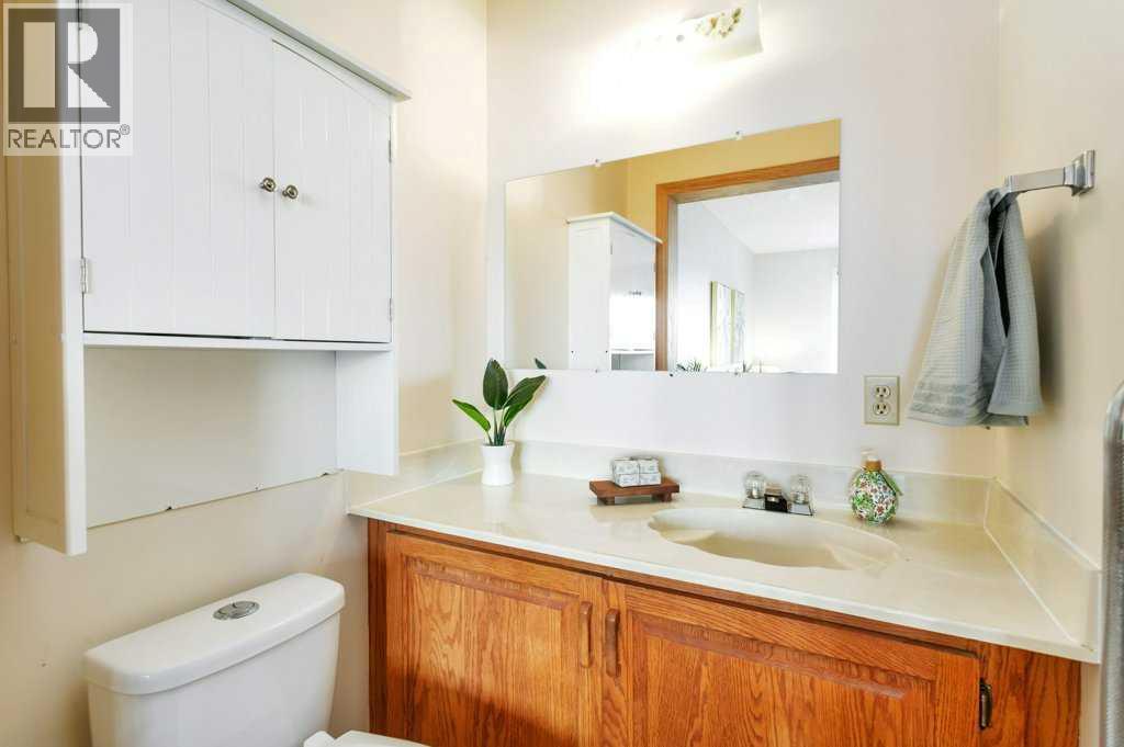 5201 46 Avenue - 26