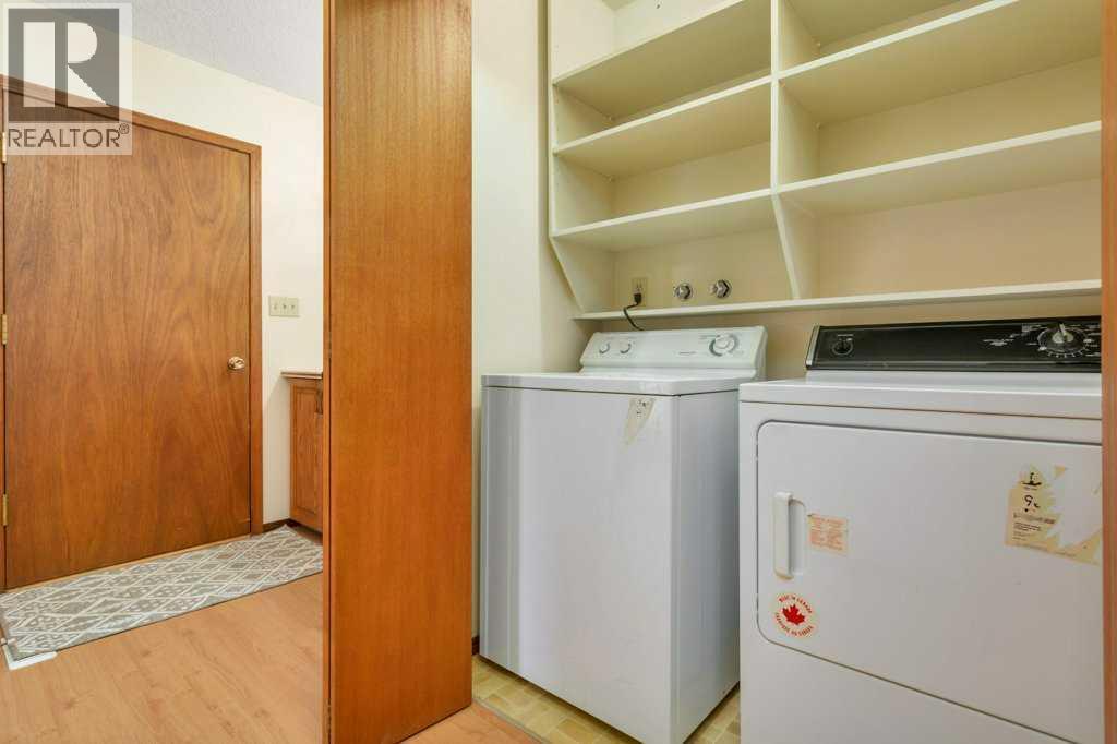 5201 46 Avenue - 32