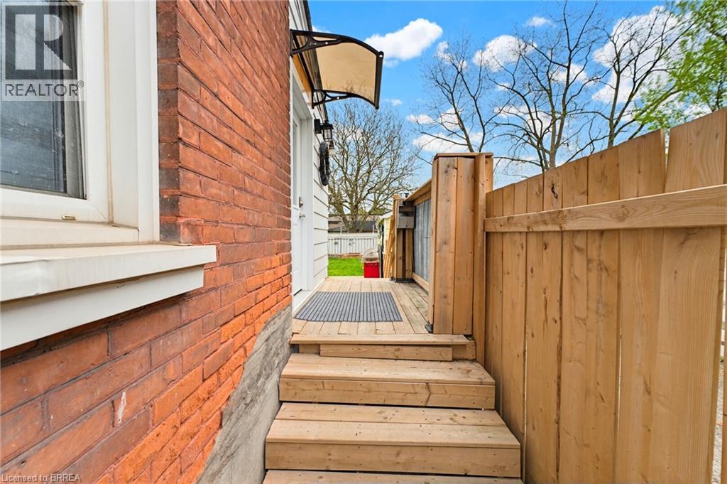 28 NORWICH Street - 28