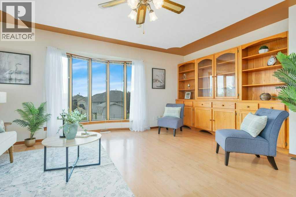 5201 46 Avenue - 9